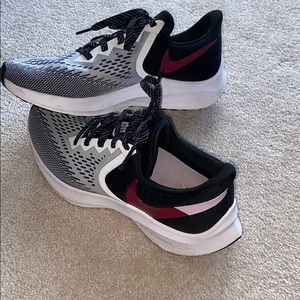Like NEW Nike Zoom Winflo 6 Running Shoes